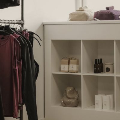 Køb yogaudstyr hos yogashoppen